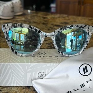 Blenders Vixen sunglasses- Atlantic Chill